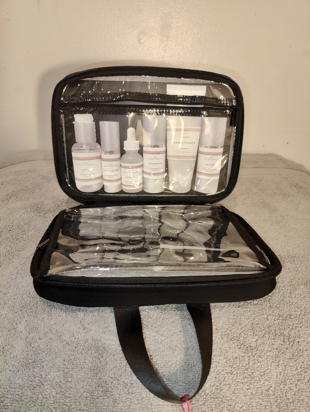 NWT Mytagalongs Hanging Toiletry Case (Black) - Picture 5 of 5